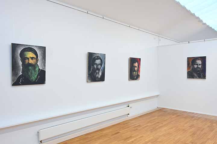 Blick in die Ausstellung Original Gurus von Stefan à Wengen