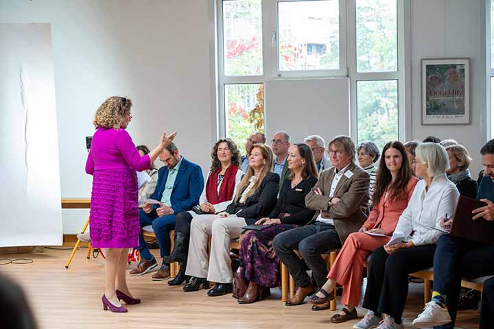 Impression von der Verleihung des SI-Kunstpreises im Kunstverein Coburg (Bild 8)