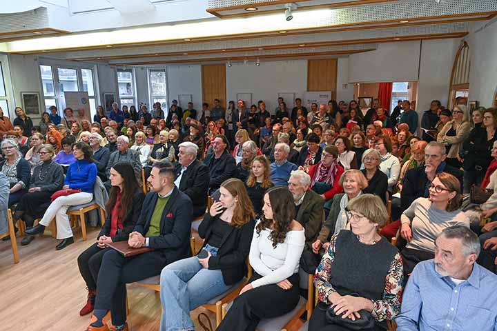 Impression aus der Jahresausstellung 2025 im Kunstverein Coburg (Bild 4)
