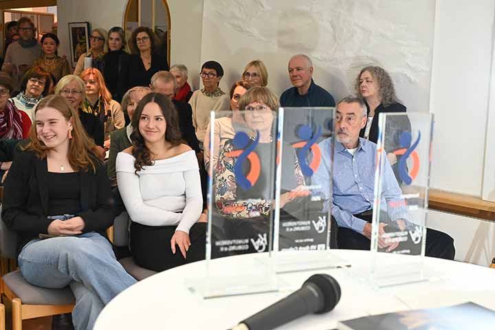 Impression aus der Jahresausstellung 2025 im Kunstverein Coburg (Bild 6)