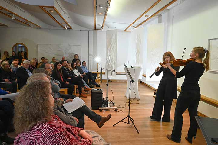 Impression aus der Jahresausstellung 2025 im Kunstverein Coburg (Bild 9)