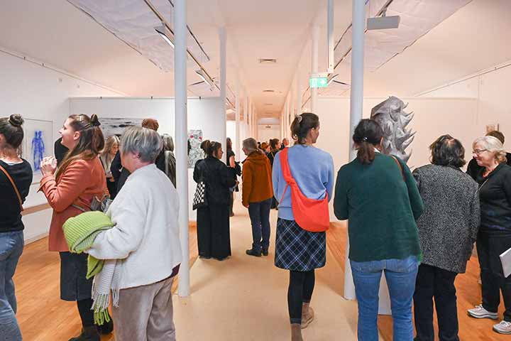 Impression aus der Jahresausstellung 2025 im Kunstverein Coburg (Bild 12)