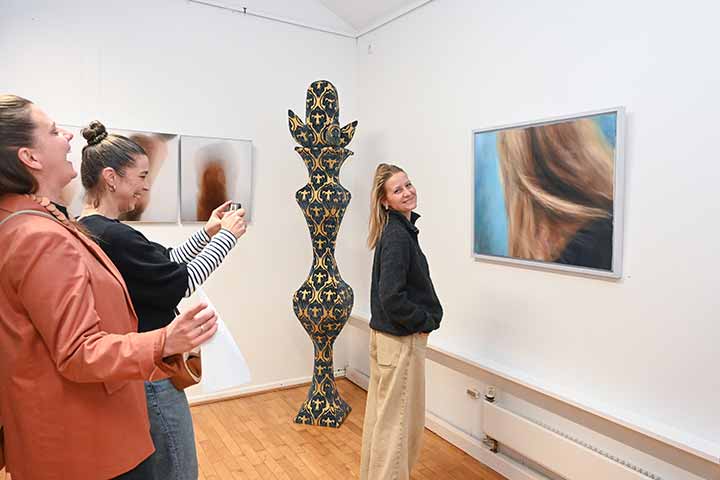 Impression aus der Jahresausstellung 2025 im Kunstverein Coburg (Bild 13)