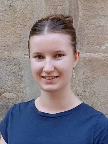 Porträt der Referentin Jana Kamppeter