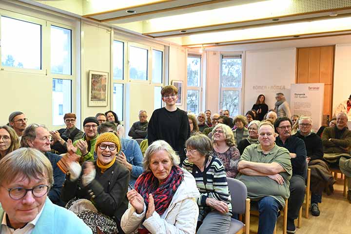 Impression der Vernissage der Ausstellung Römer + Römer im Kunstverein Coburg (Bild 6)