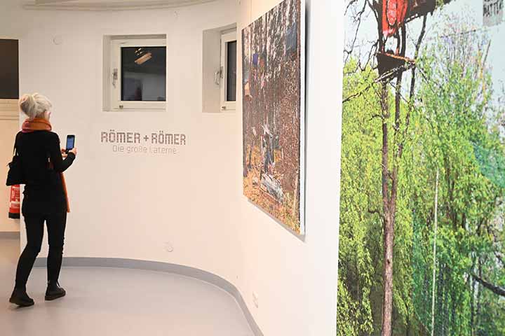 Impression der Vernissage der Ausstellung Römer + Römer im Kunstverein Coburg (Bild 13)