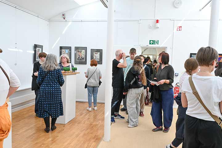 Impression aus der Ausstellung der Sommerakademie im Kunstverein Coburg (Bild 5)