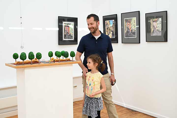 Impression aus der Ausstellung der Sommerakademie im Kunstverein Coburg (Bild 9)