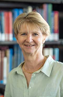 Porträt der Referentin Dr. Brigitte Pfeil