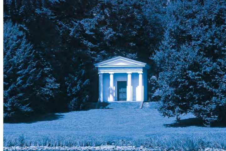 Gartentempel in einem historischen Park – Motiv des Herbstsymposions 2026